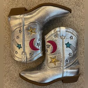 Tucker + Tate Silver Embroidered Cowboy Boot size 2Y